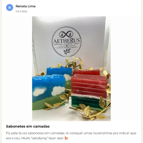 Post na comunidade: aluna mostra sabonetes em camadas de céu com nuvens e de melancia