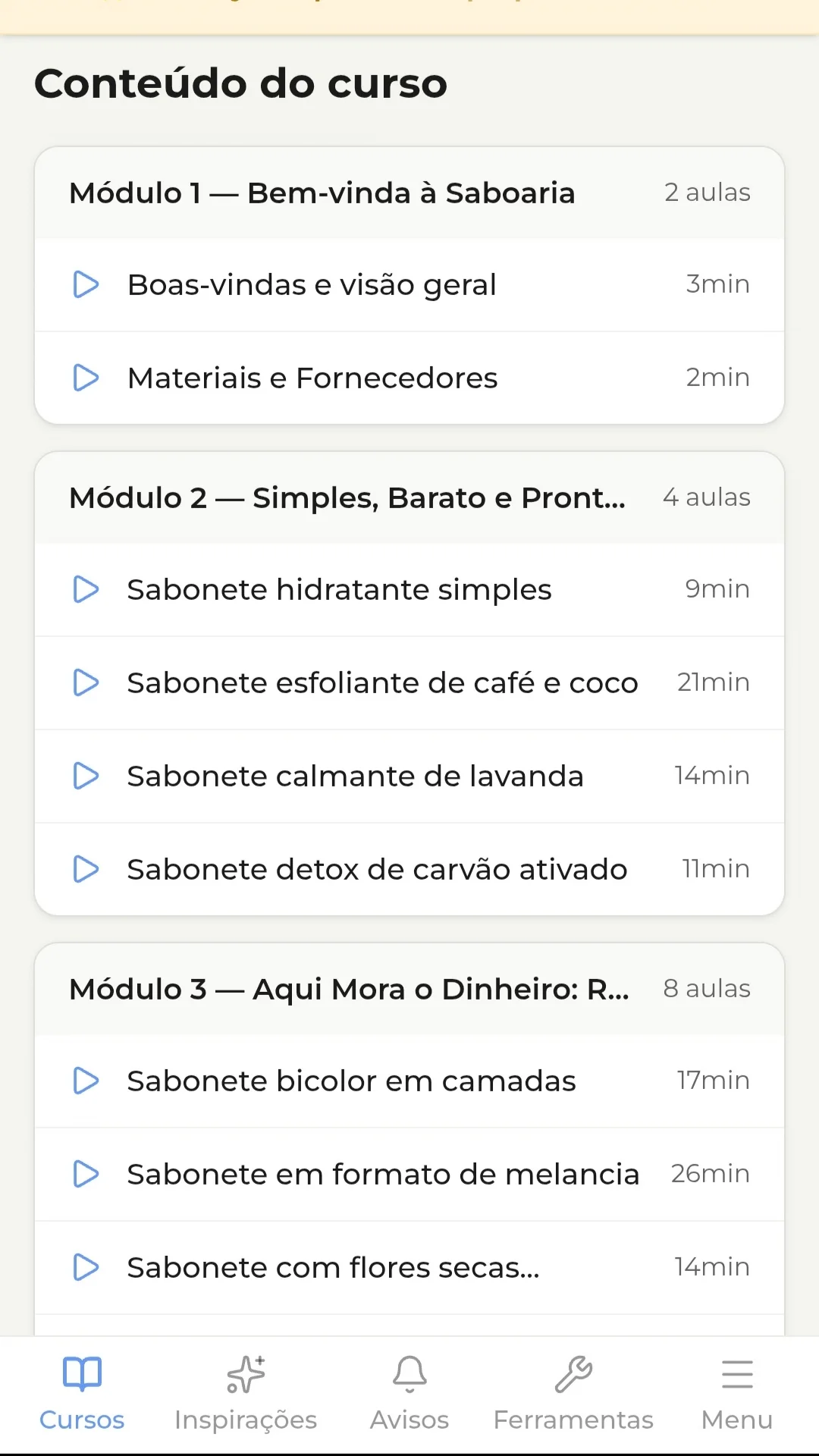 Plataforma Handify no celular: lista de módulos e aulas do curso, com a duração de cada aula